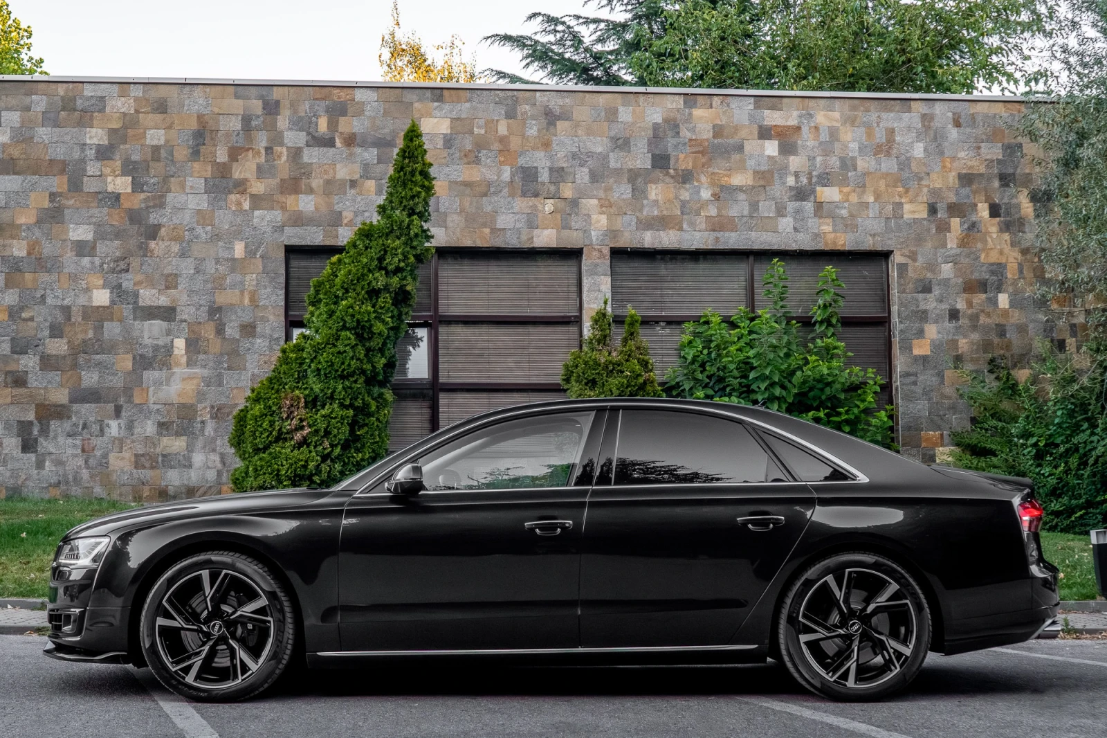 Audi A8 4.2TDI* ABT 430HP* DESIGN SELECTION* 3XTV* FULL, снимка 2 - Автомобили и джипове - 55793800