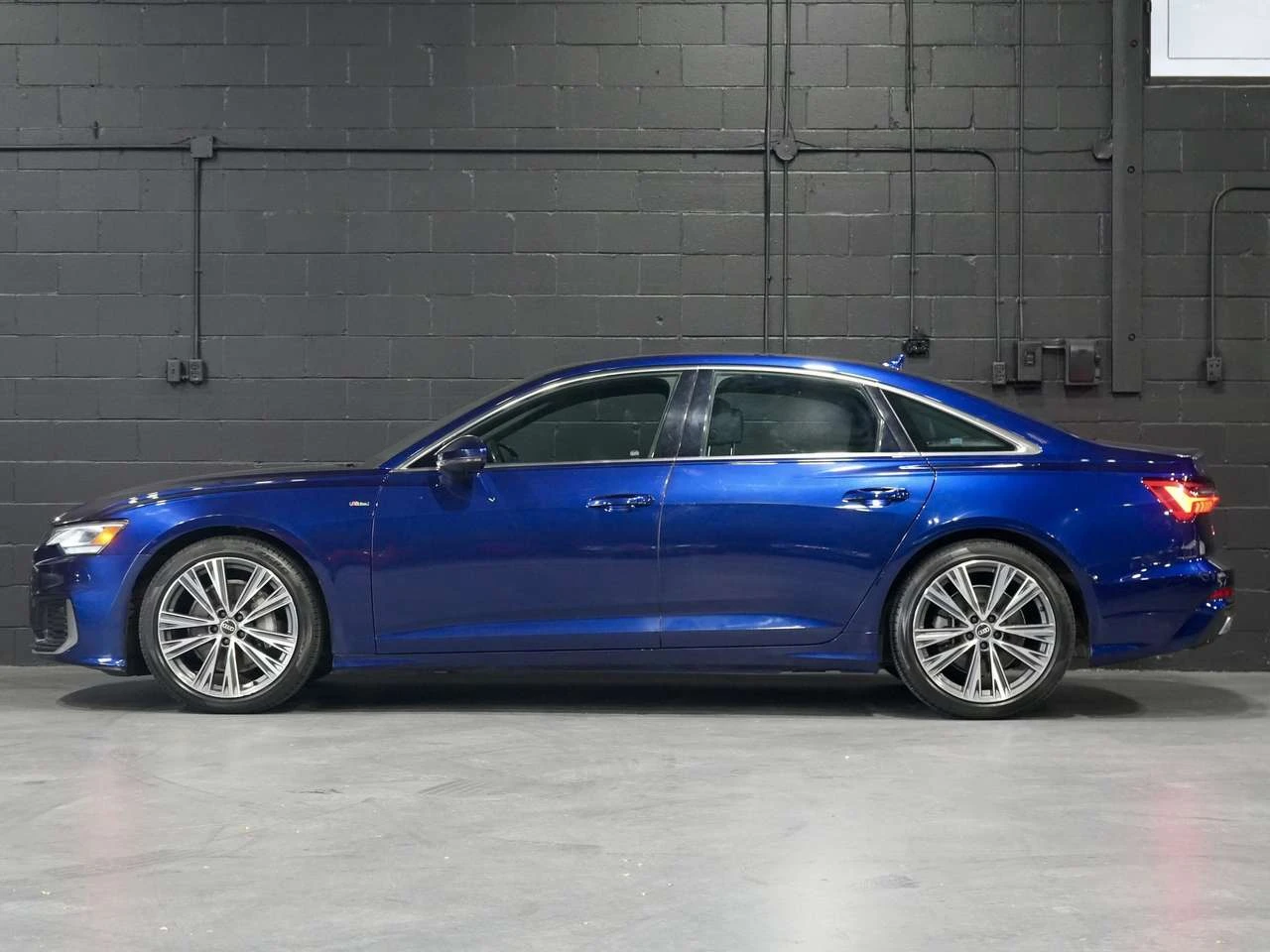 Audi A6 Premium/ S LINE/ROOF/CARPLAY/DRIVE ASSIST/PARK AID | Mobile.bg � ����������� 4