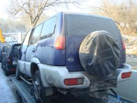 Nissan Terrano 2.4 i, снимка 2