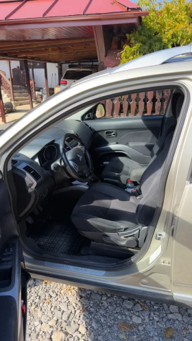 Mitsubishi Outlander 2.0D/4x4, снимка 10