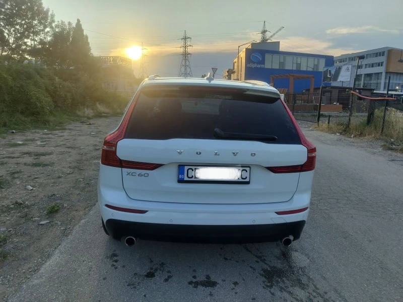 Volvo XC60 T5 AWD, снимка 5 - Автомобили и джипове - 46680727