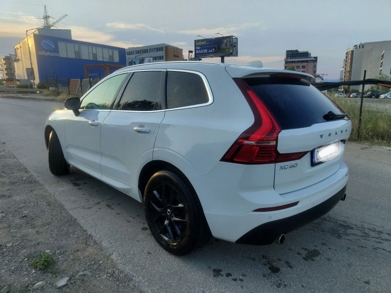 Volvo XC60 T5 AWD, снимка 4 - Автомобили и джипове - 46680727