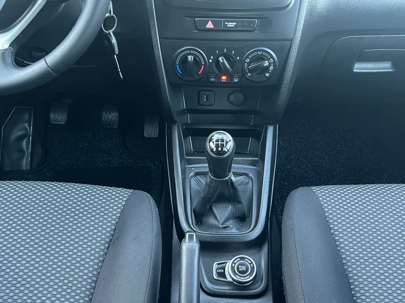 Suzuki Vitara 1.6 4x4 ALLGRIP, снимка 9 - Автомобили и джипове - 52420038
