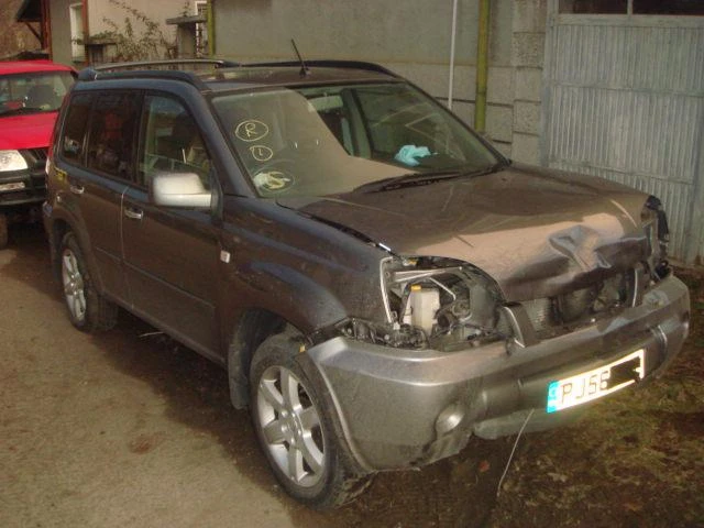 Nissan X-trail 2.5, снимка 2 - Автомобили и джипове - 46834287