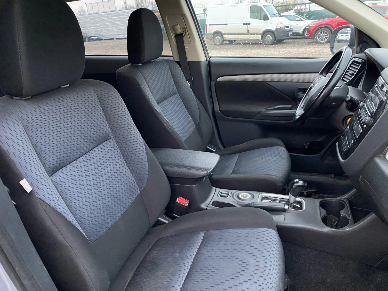 Mitsubishi Outlander 2.4i* автоматик* 4х4*  - изображение 8