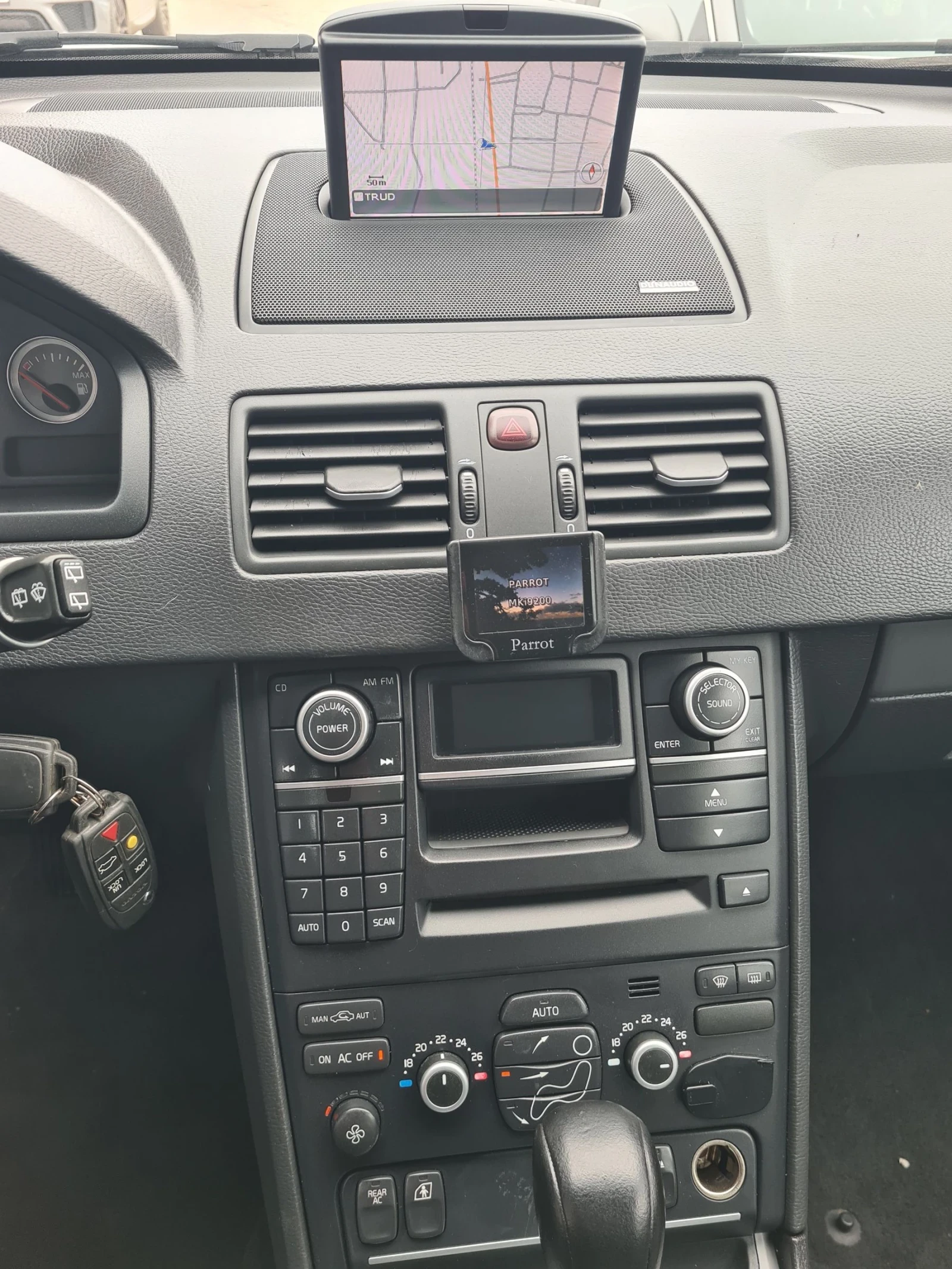 Volvo Xc90 2.4 AWD 7места - изображение 10