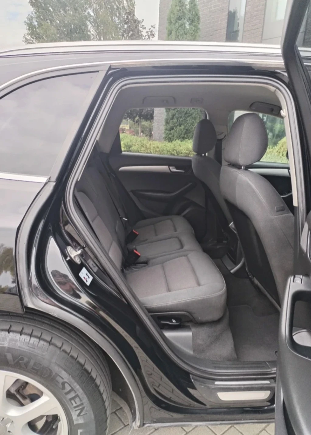 Audi Q5 2.0  170 kc дизел, снимка 9 - Автомобили и джипове - 53742498