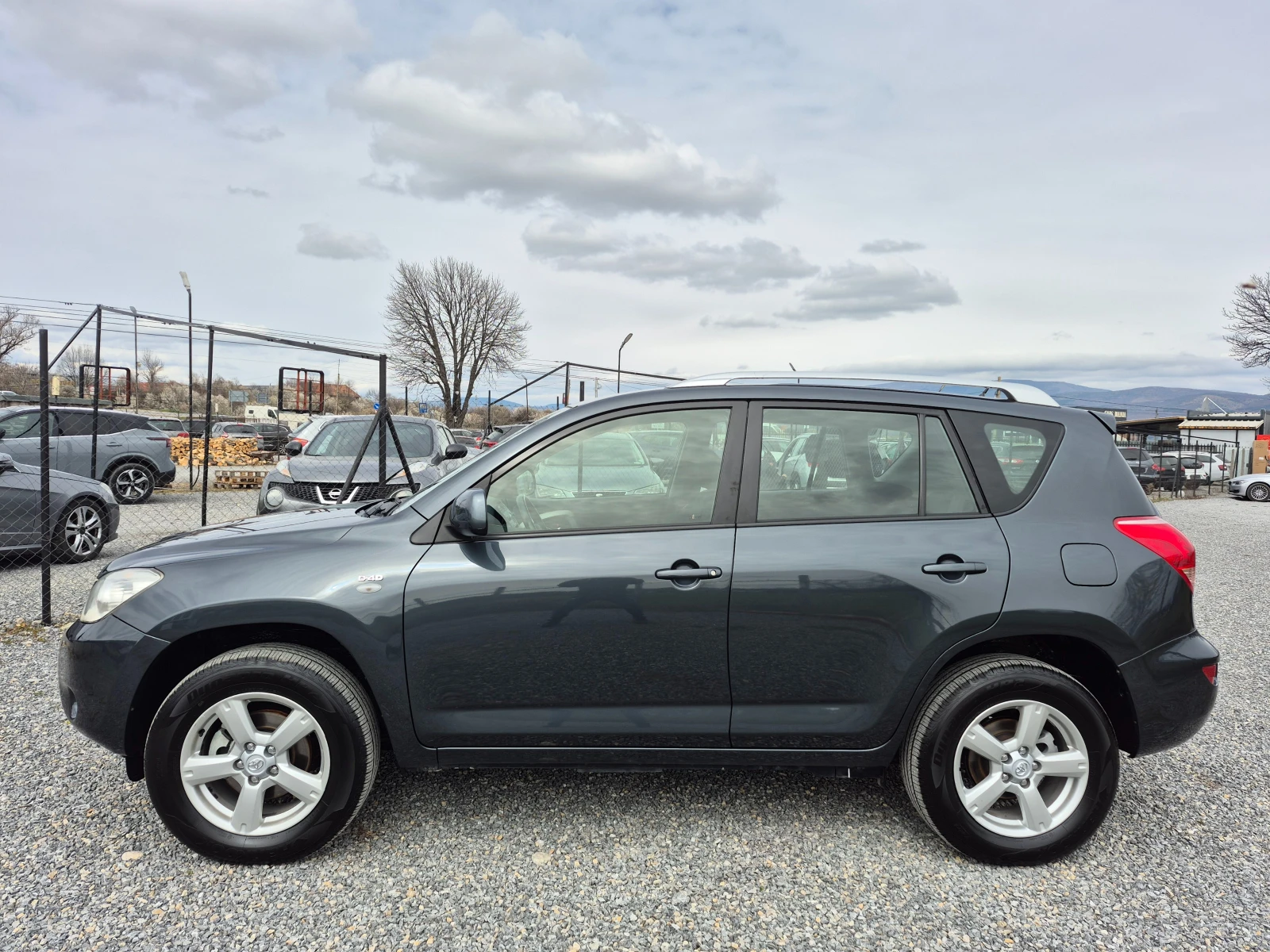 Toyota Rav4 2.2  D4D     136 k.s, снимка 7 - Автомобили и джипове - 53953363