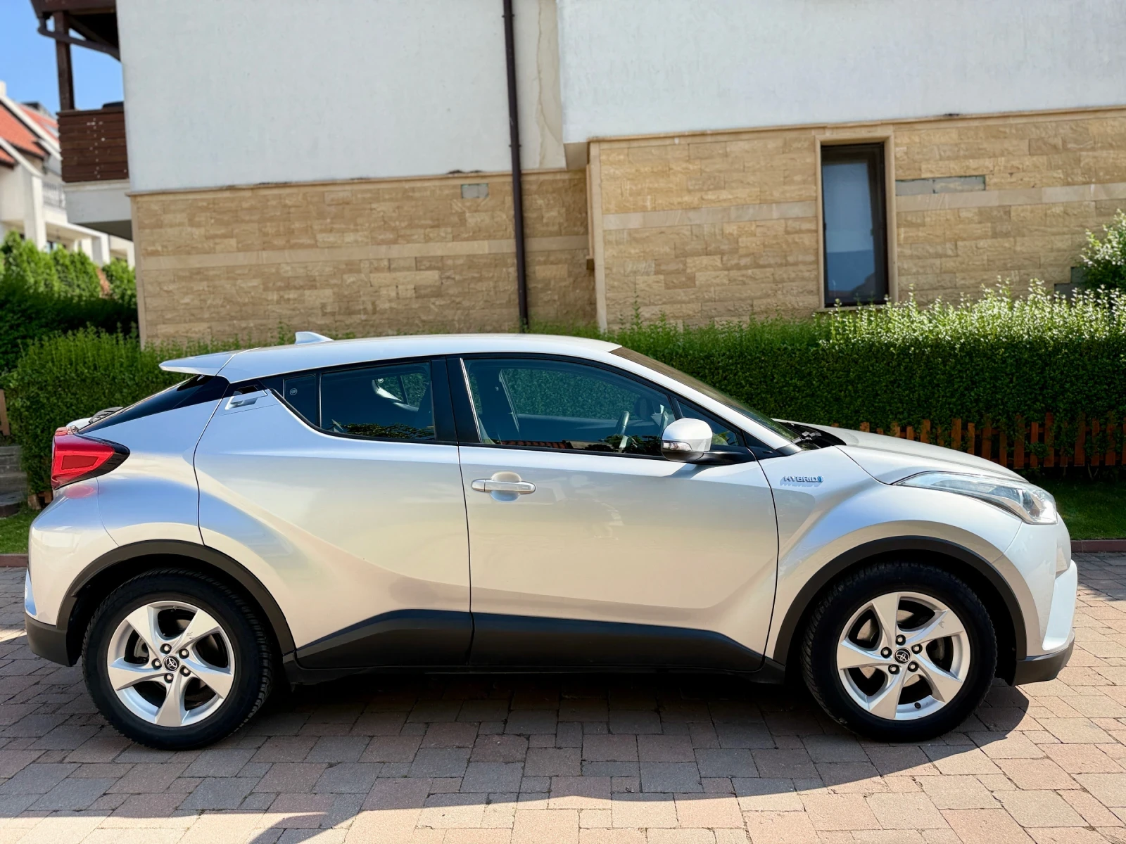 Toyota C-HR, снимка 3 - Автомобили и джипове - 54343277