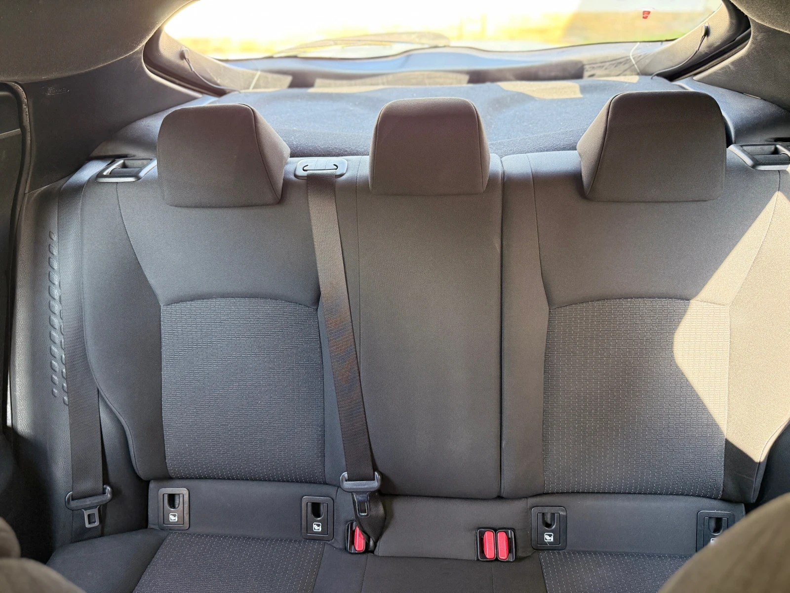 Toyota C-HR, снимка 13 - Автомобили и джипове - 54343277