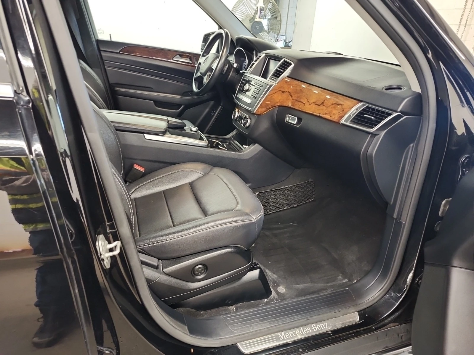 Mercedes-Benz ML 350 DIESEL * CAMERA * ПАНОРАМА * НА ПРУЖИНИ * , снимка 9 - Автомобили и джипове - 54705301