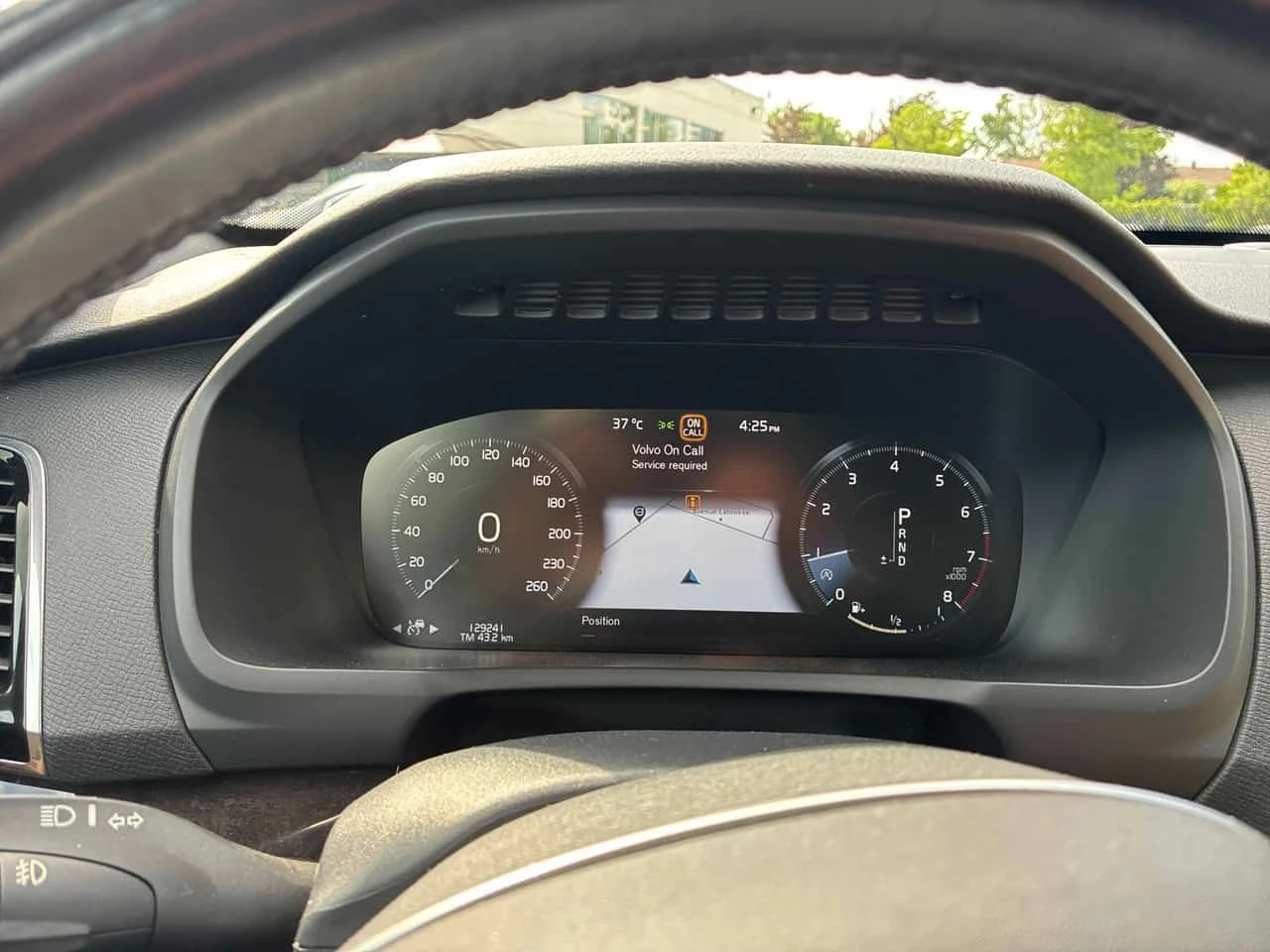 Volvo Xc90 MOMENTUM| DISTRONIC| PANO| 360CAM| + ГУМИ, снимка 11 - Автомобили и джипове - 54939561
