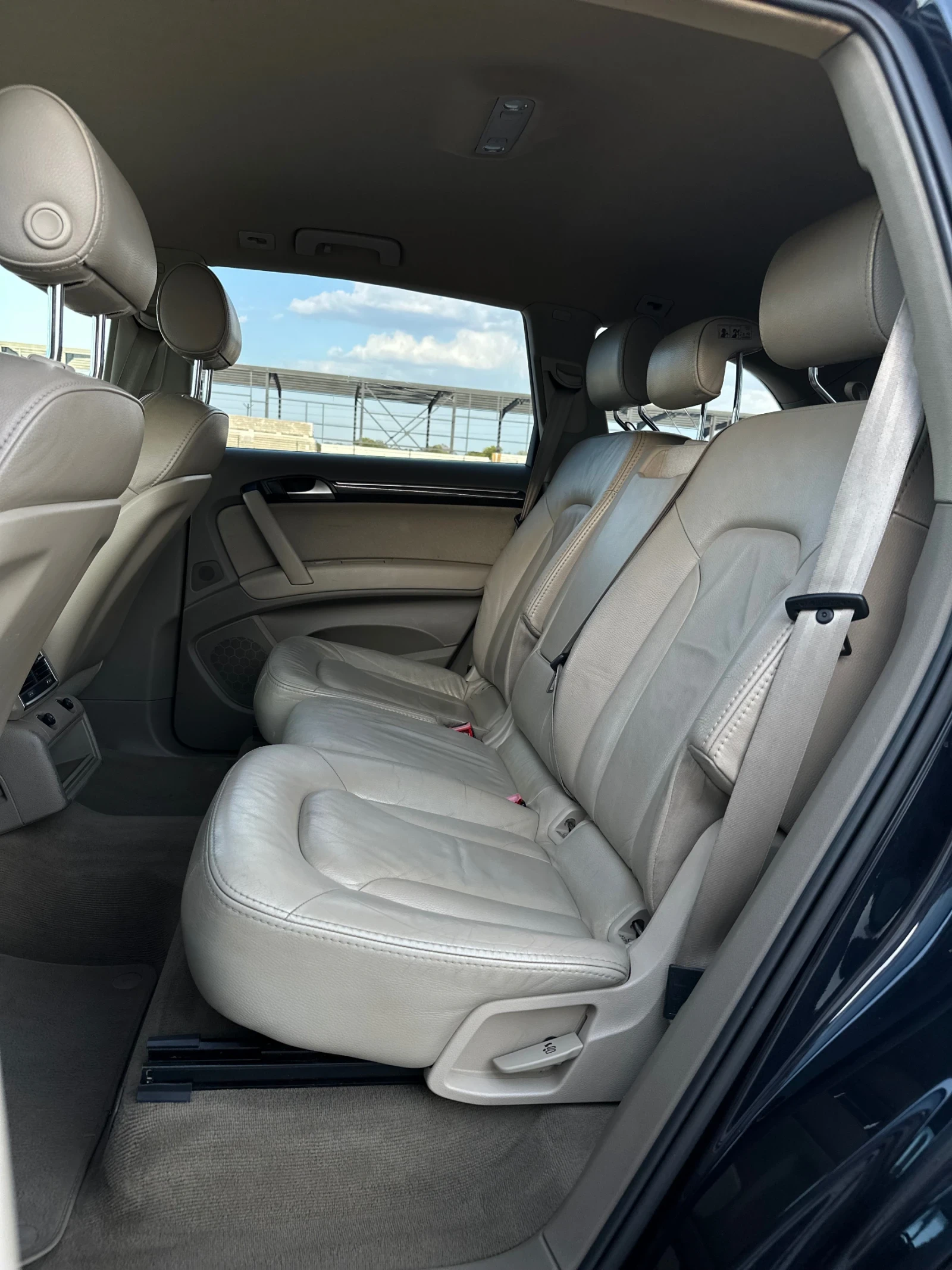 Audi Q7 Audi Q7 3000 TDI 7 местна, снимка 12 - Автомобили и джипове - 55093453