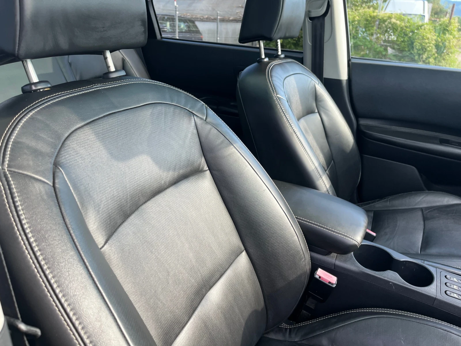 Nissan Qashqai 2.0DCI-4x4-7m.PANO-ITALIA, снимка 6 - Автомобили и джипове - 55469754