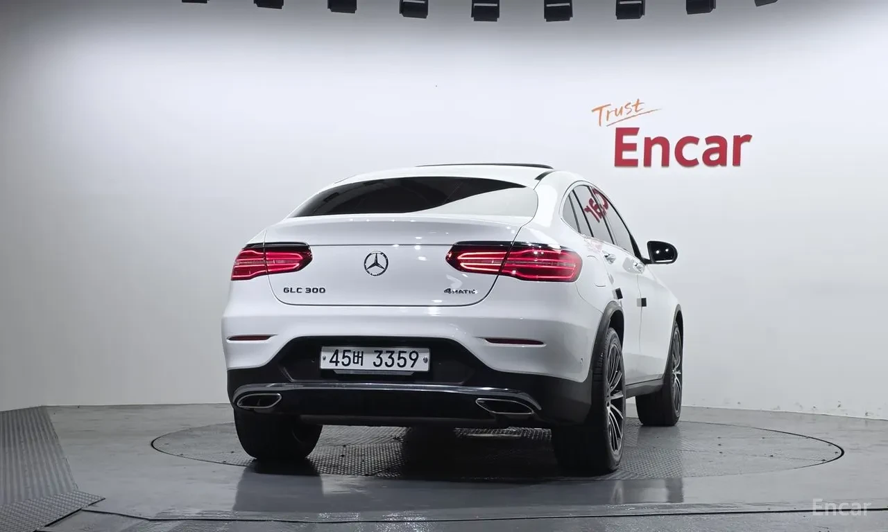 Mercedes-Benz GLC 300 Coupe* AMG LINE* 360* HUD* Burmester* , снимка 4 - Автомобили и джипове - 55570663