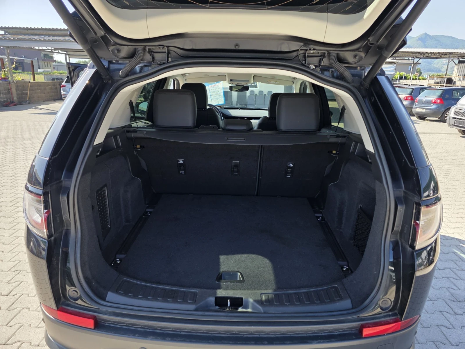 Land Rover Discovery Sport 2.0D  163kc Лизинг, снимка 17 - Автомобили и джипове - 55935223