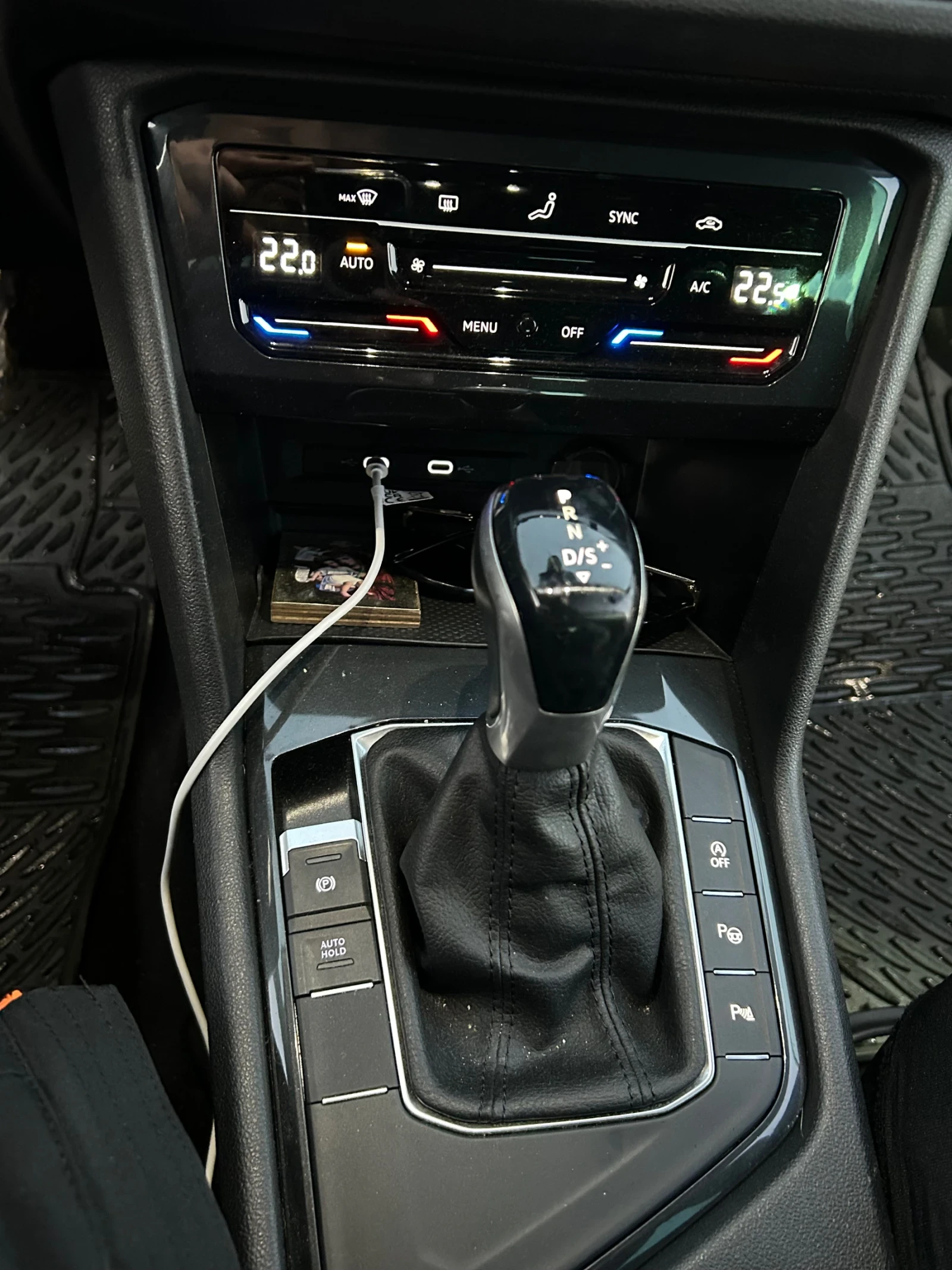 VW Tiguan 124000км, снимка 13 - Автомобили и джипове - 56087415
