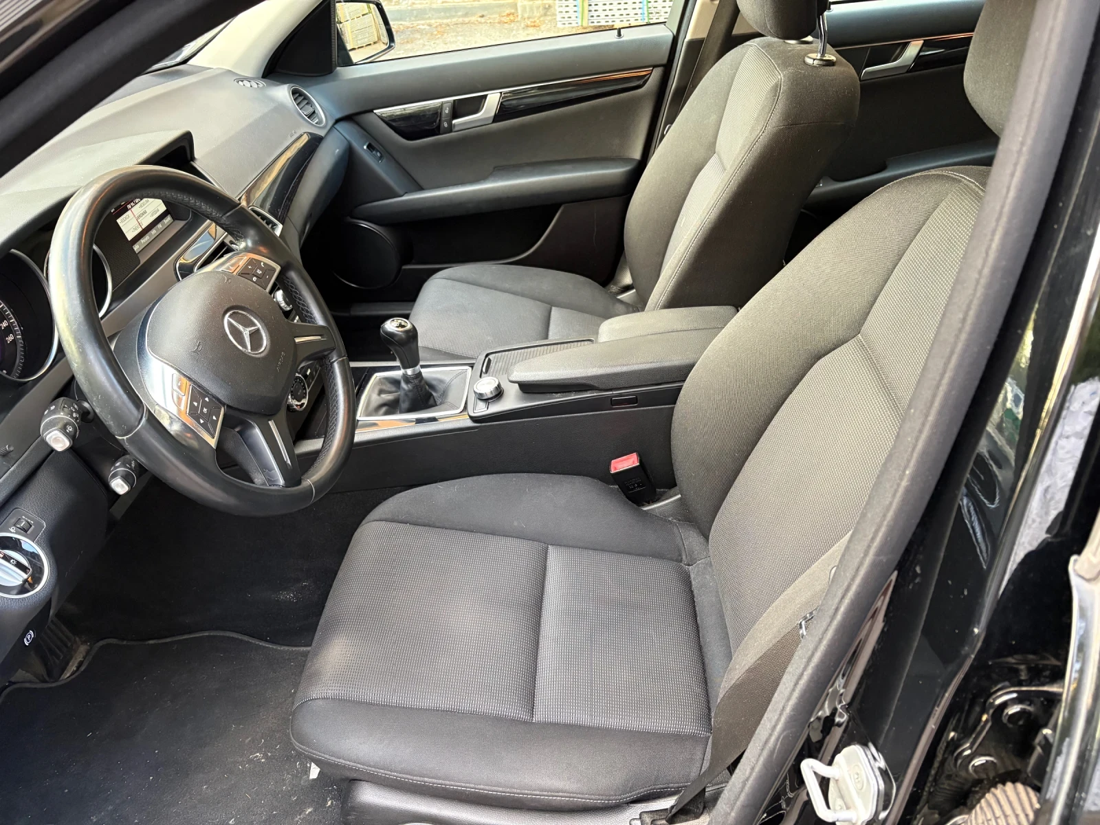 Mercedes-Benz C 220 2.2d, снимка 9 - Автомобили и джипове - 56154120