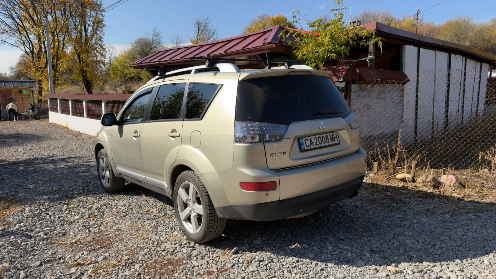 Mitsubishi Outlander 2.0D/4x4, снимка 4 - Автомобили и джипове - 56651767