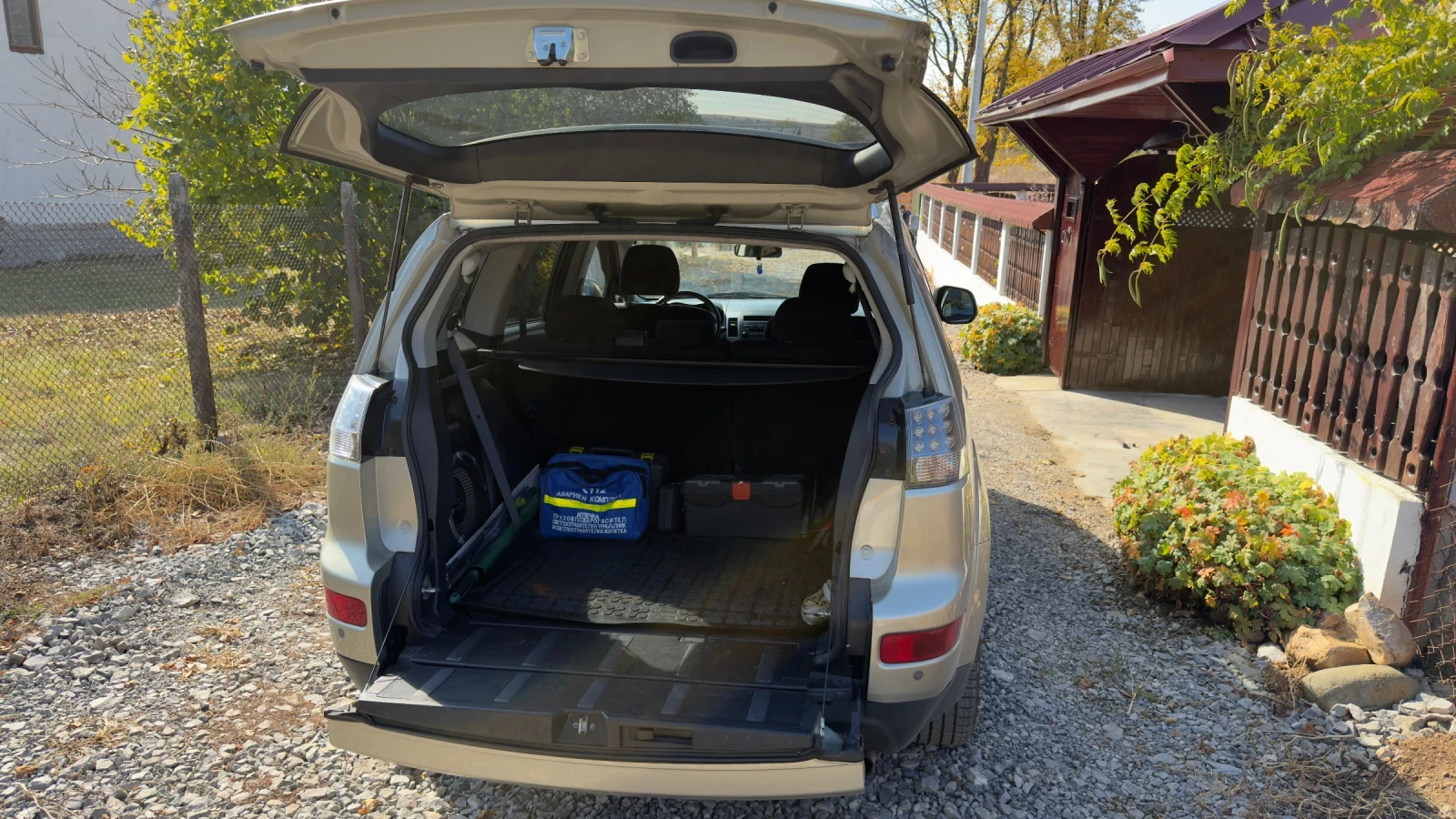 Mitsubishi Outlander 2.0D/4x4, снимка 7 - Автомобили и джипове - 56651767