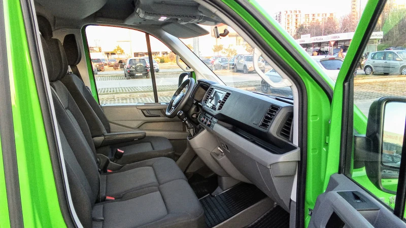 VW Crafter 2.0 180kc 9m luxBus, снимка 11 - Бусове и автобуси - 47866449