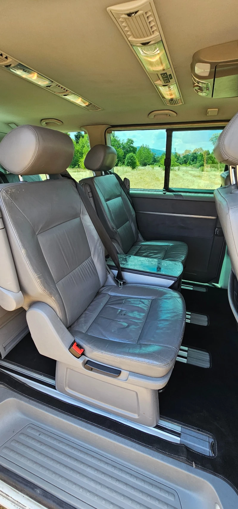 VW Multivan, снимка 2 - Бусове и автобуси - 52428501