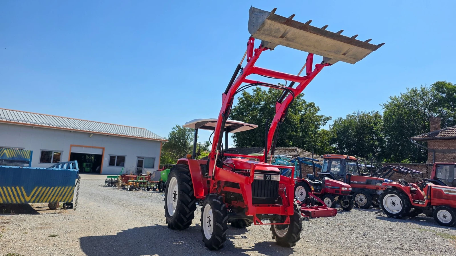 Трактор Yanmar US45D с челен товарач, 4x4, 45 кс., АграБГ Джолев, снимка 8 - Селскостопанска техника - 5227316