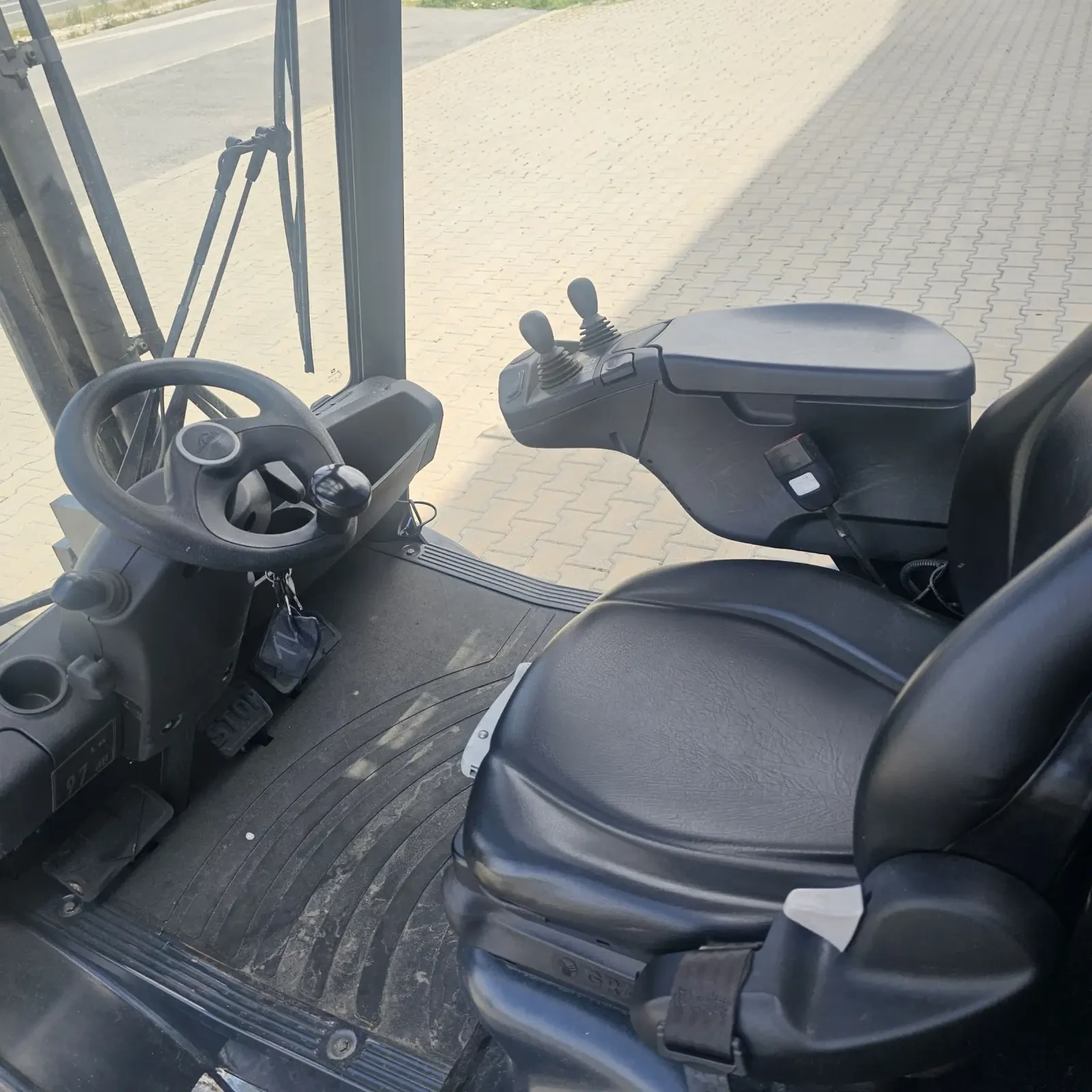 Мотокар Linde H30 evo 2019, снимка 6 - Индустриална техника - 55395134