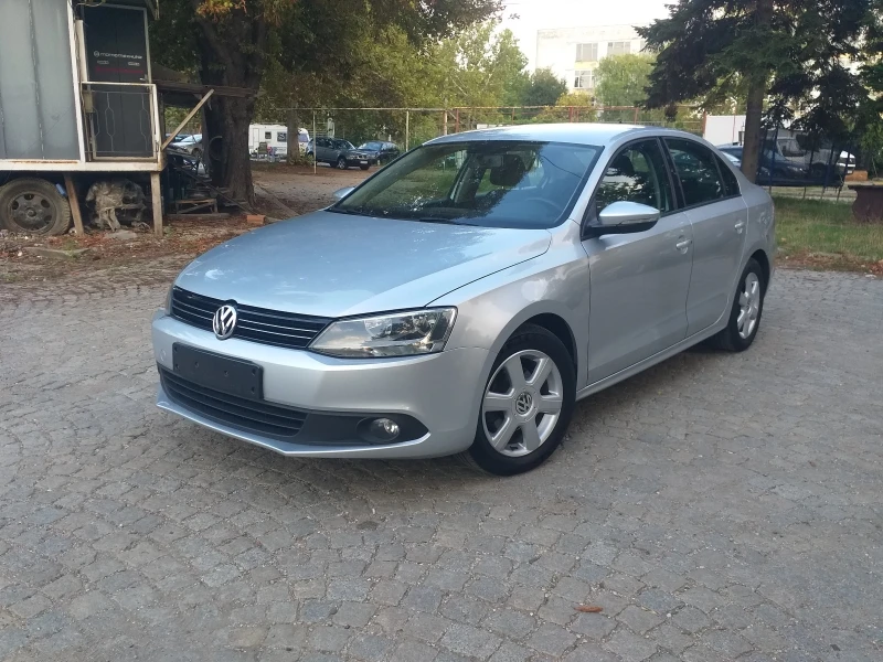 VW Jetta 1.6TDI-DSG-NAVI-ITALIA, снимка 1 - Автомобили и джипове - 37734235