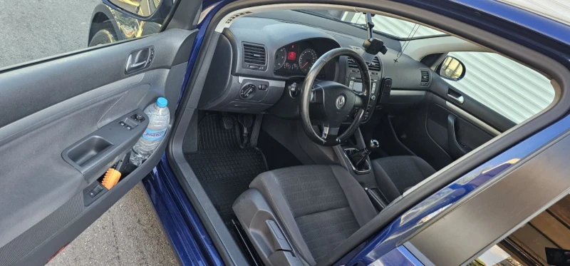 VW Golf 1.9 TDI, снимка 3 - Автомобили и джипове - 47226104