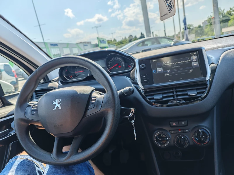 Peugeot 208 1.0 ГАЗОВА УРЕДБА, снимка 7 - Автомобили и джипове - 47396427