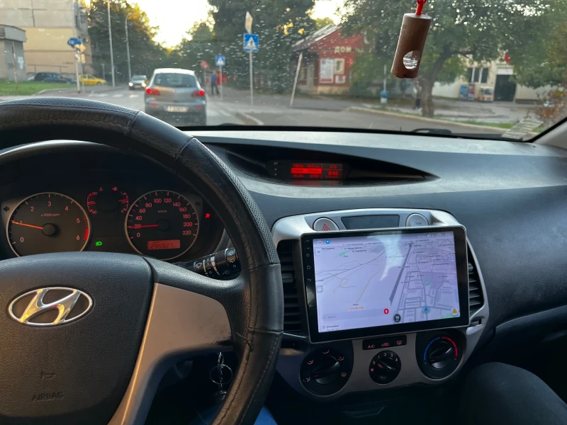 Hyundai I20, снимка 9 - Автомобили и джипове - 47499257