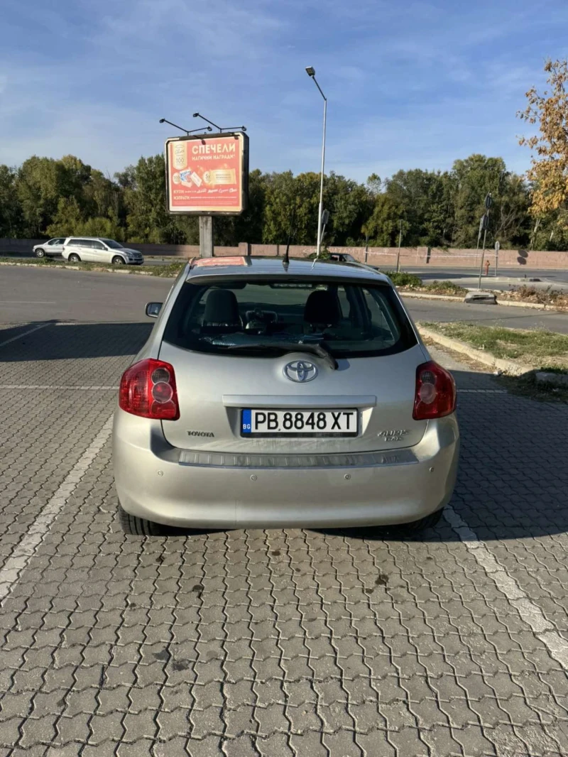 Toyota Auris 2.0 D4D, снимка 2 - Автомобили и джипове - 47524200