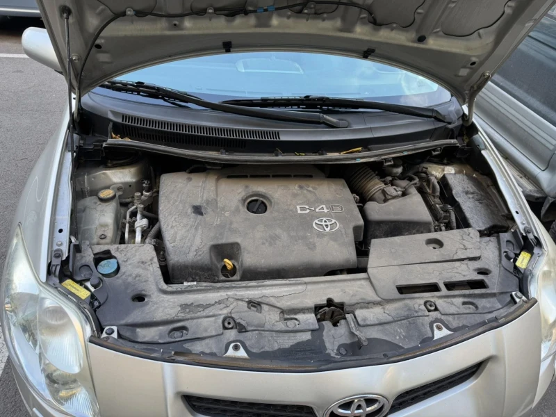 Toyota Auris 2.0 D4D, снимка 10 - Автомобили и джипове - 47524200