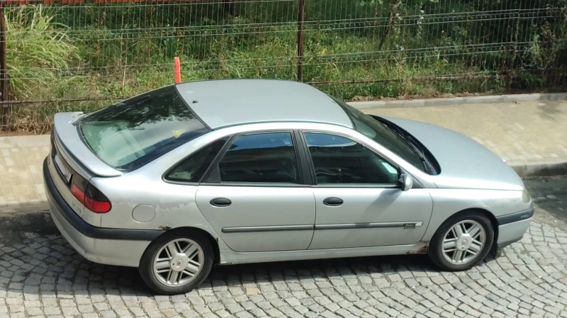 Renault Laguna 2.0 16V с ГИ, снимка 15 - Автомобили и джипове - 47819511