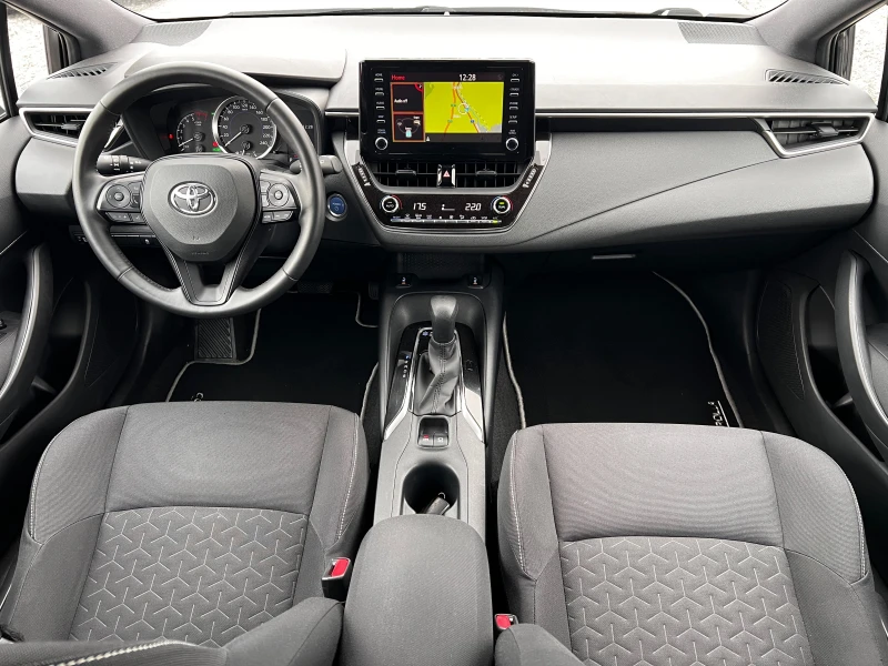 Toyota Corolla Touring Hybrid Подгрев Камера Lane Assist Distroni, снимка 7 - Автомобили и джипове - 48239405