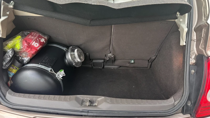 Nissan Micra, снимка 12 - Автомобили и джипове - 52385517