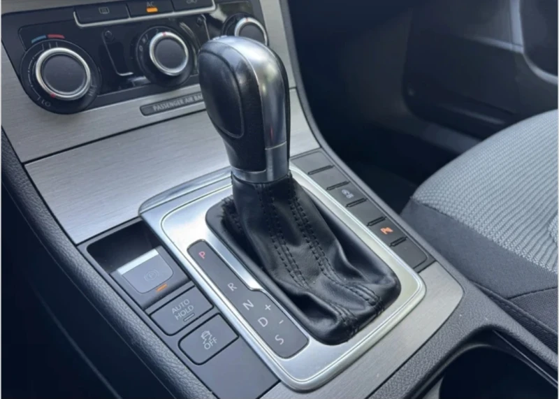 VW Passat Variant 2.0 TDI, снимка 3 - Автомобили и джипове - 52817441
