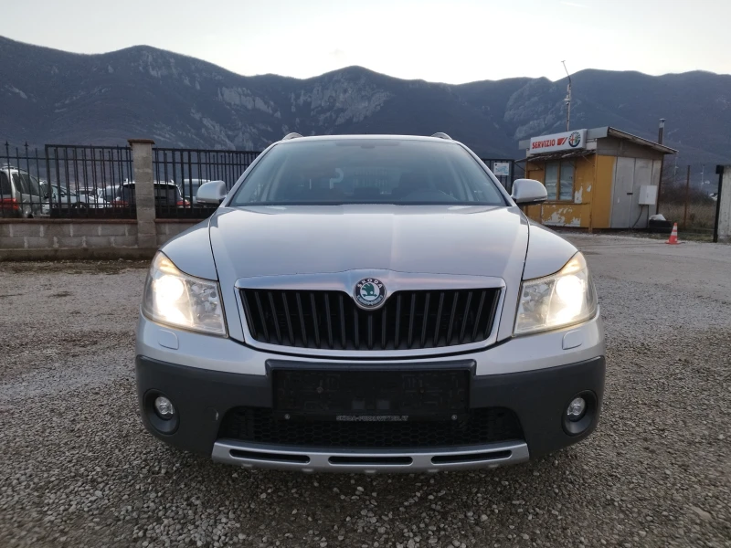 Skoda Octavia 2.0 TDI 140 SKOUT, снимка 8 - Автомобили и джипове - 52874478