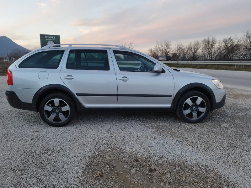 Skoda Octavia 2.0 TDI 140 SKOUT, снимка 6 - Автомобили и джипове - 52874478