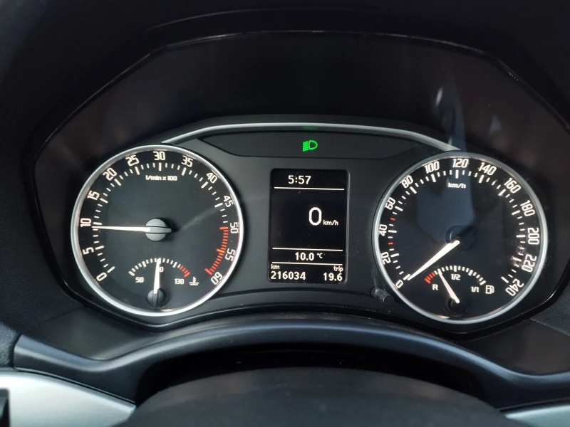 Skoda Octavia 2.0 TDI 140 SKOUT, снимка 14 - Автомобили и джипове - 52874478