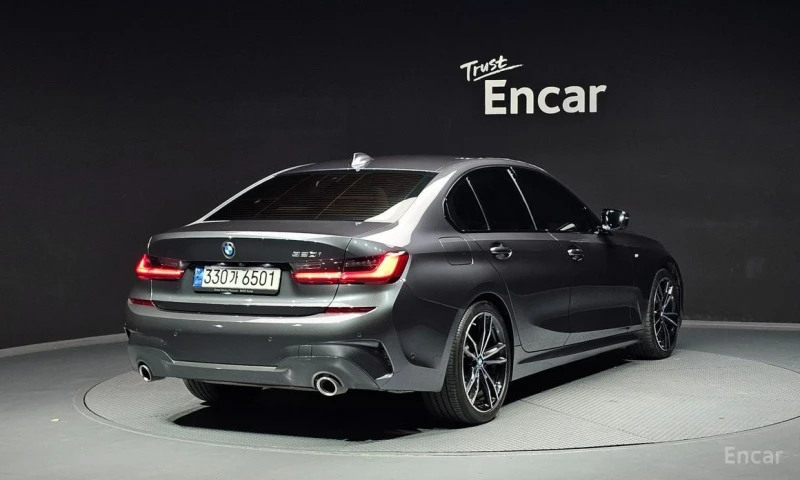 BMW 320, снимка 2 - Автомобили и джипове - 52944616