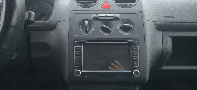 VW Caddy 1.6i, снимка 10 - Автомобили и джипове - 53115861