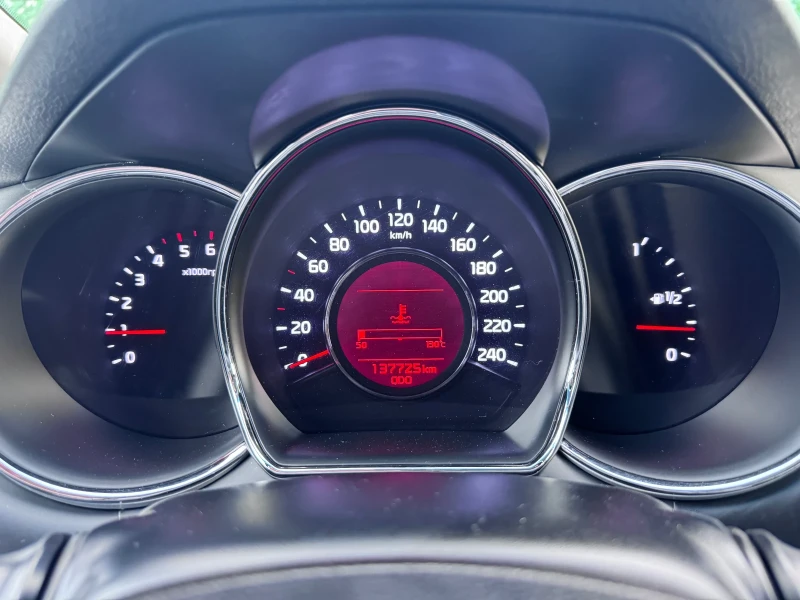 Kia Ceed 1.4CRDi, снимка 15 - Автомобили и джипове - 53375165