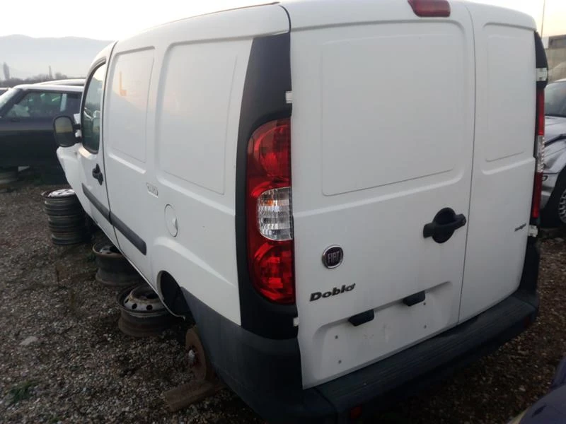 Fiat Doblo 1.3 myltijet, снимка 2 - Автомобили и джипове - 27400337