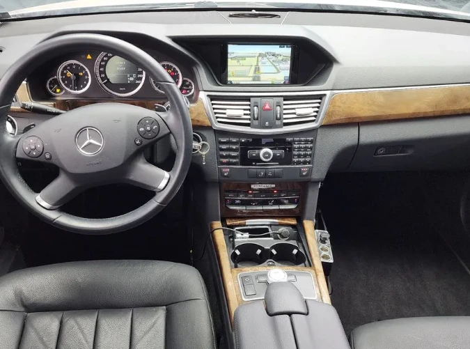 Mercedes-Benz E 300  - изображение 8