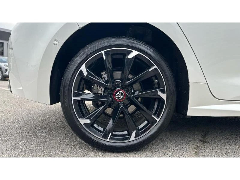 Toyota Corolla HB 1.8 HSD GR-SPORT, снимка 16 - Автомобили и джипове - 52882750