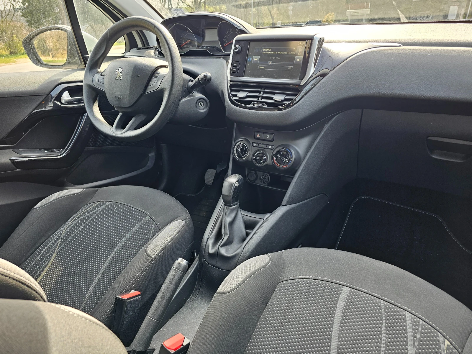 Peugeot 208 1.0 ГАЗОВА УРЕДБА - изображение 7