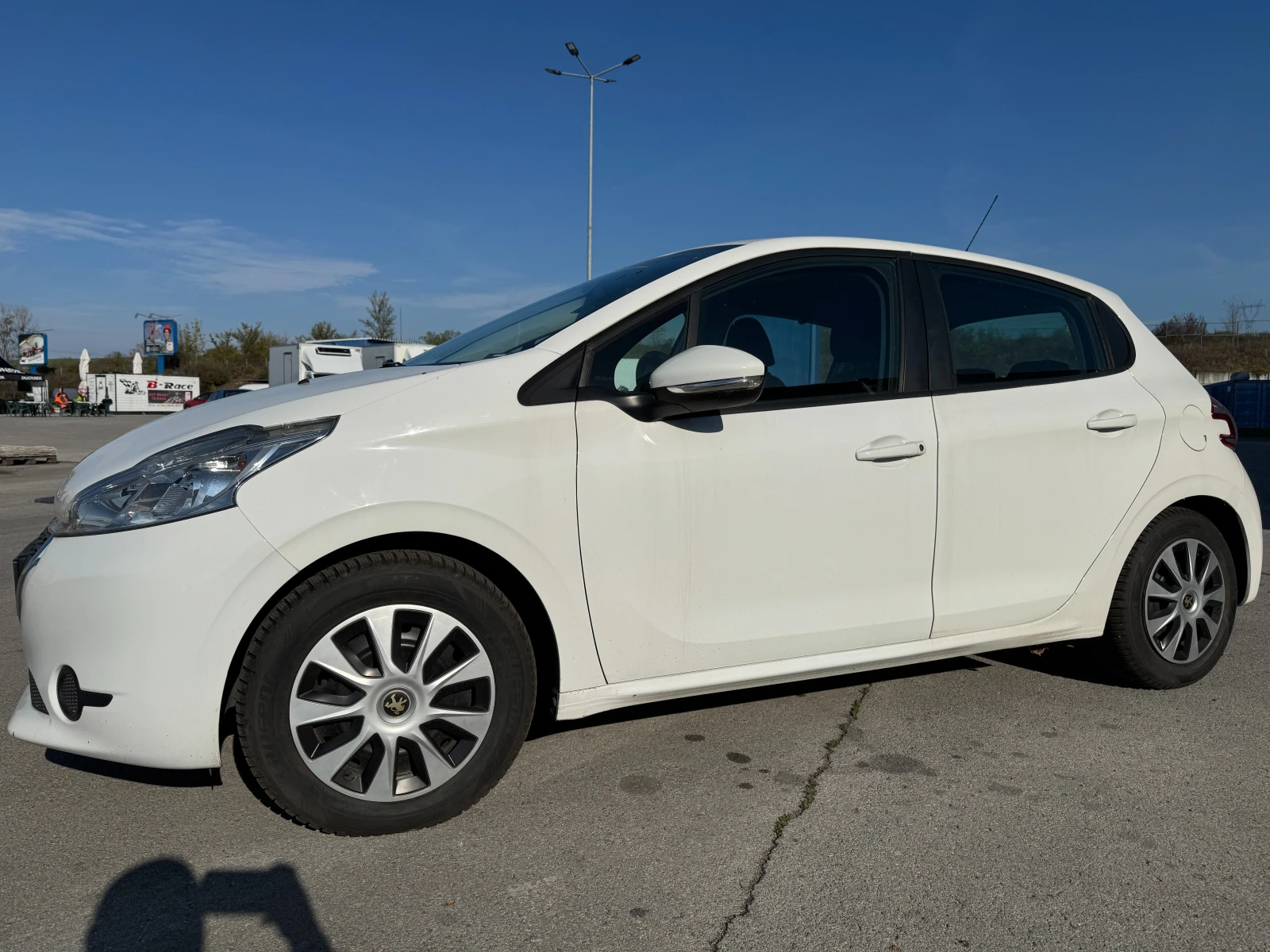 Peugeot 208 1.0 ГАЗОВА УРЕДБА - изображение 6