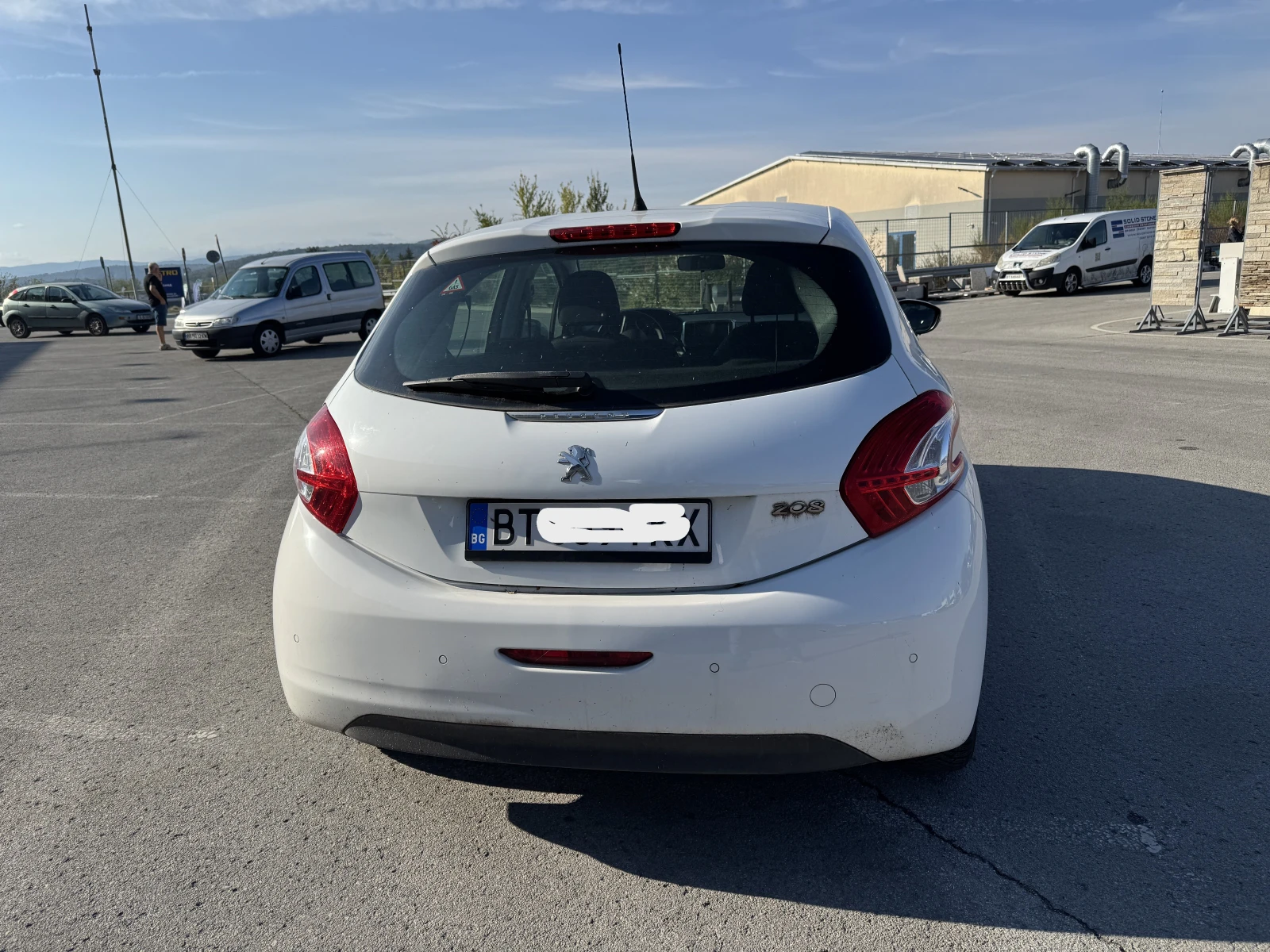 Peugeot 208 1.0 ГАЗОВА УРЕДБА - изображение 8